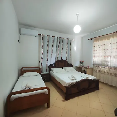 Apartament Bujari *